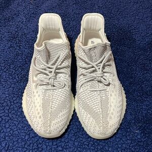 Adidas Yeezy 350 V2 static